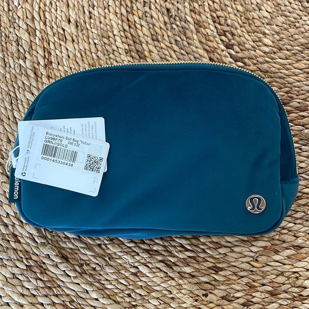 Lululemon Belt Bag - Green Jasper/Gold